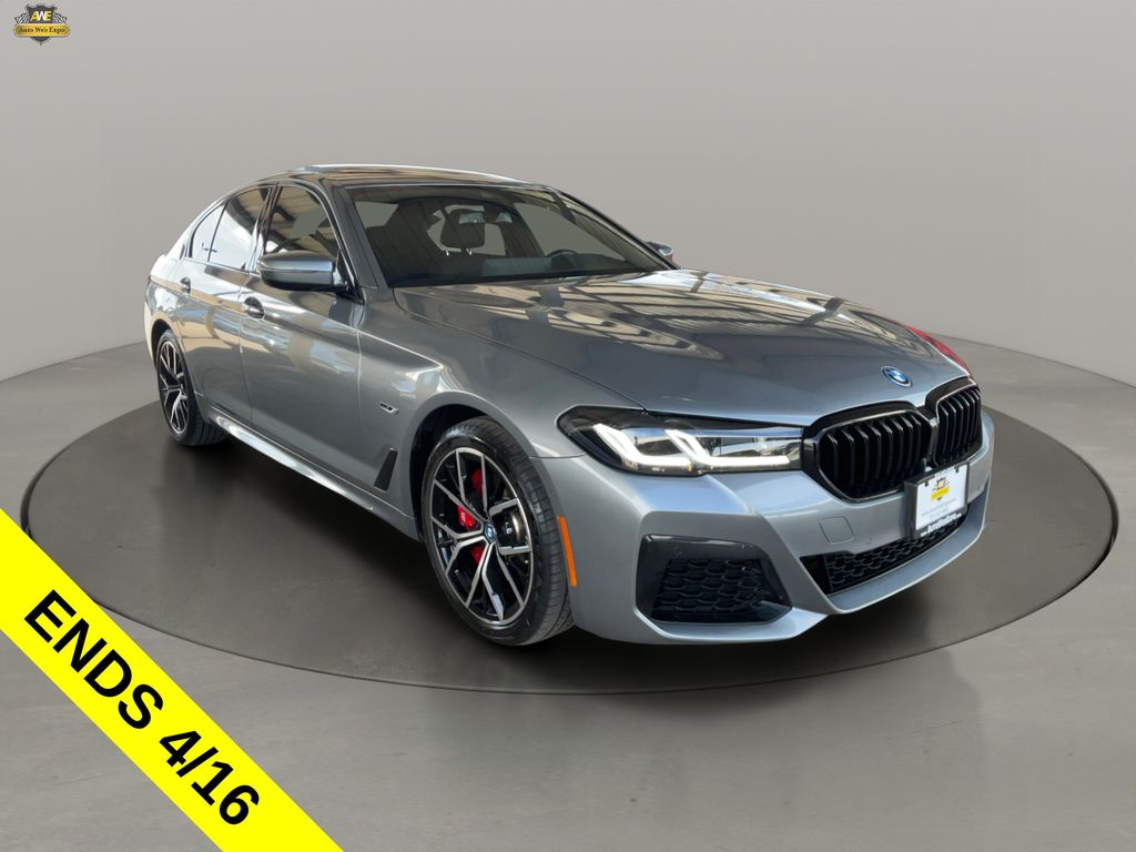 Skyscraper Gray Metallic 2023 BMW 5 Series 530e Hybrid Plug-in RWD Sedan Rear-Wheel Drive 8-Speed Automatic