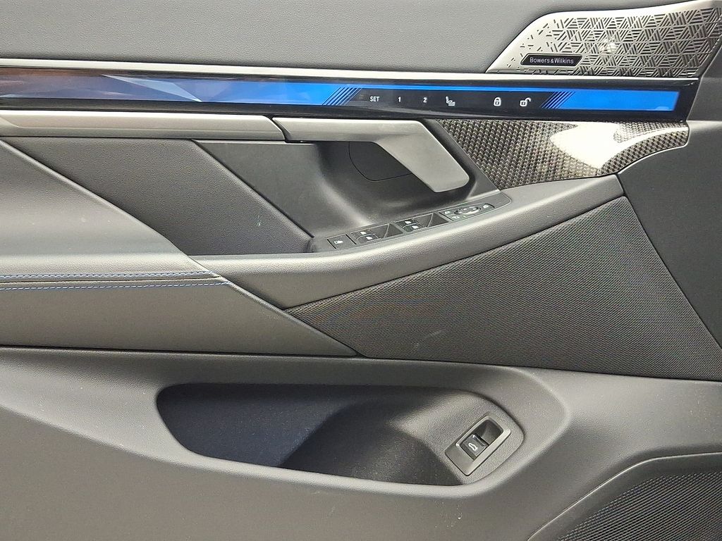 Thumbnail: 2024 BMW i5 - 12