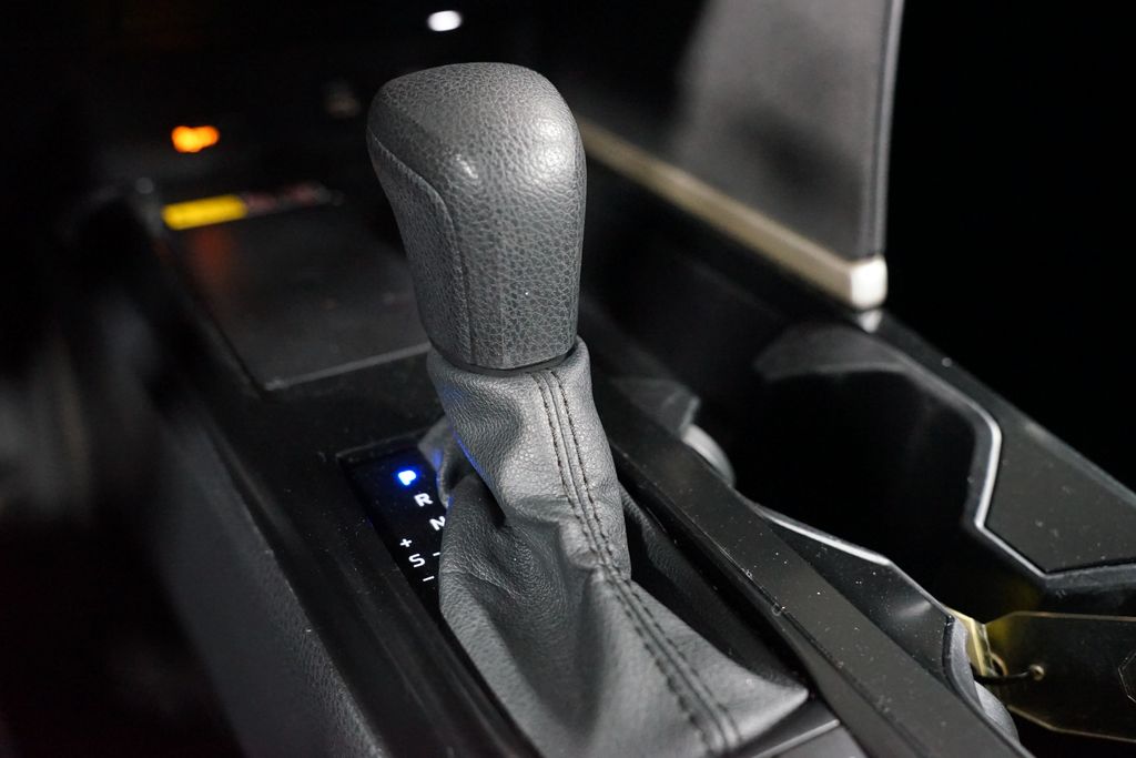 Thumbnail: 2025 Toyota Camry - 21