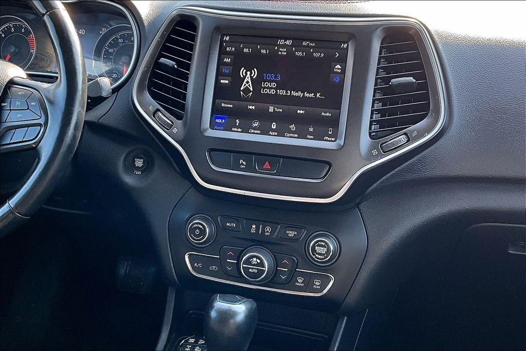 Used 2019 Black Jeep Trailhawk image 7