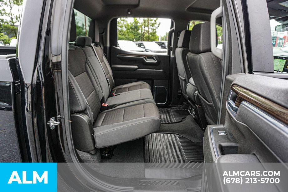 Used 2025 Black Chevrolet LT image 21