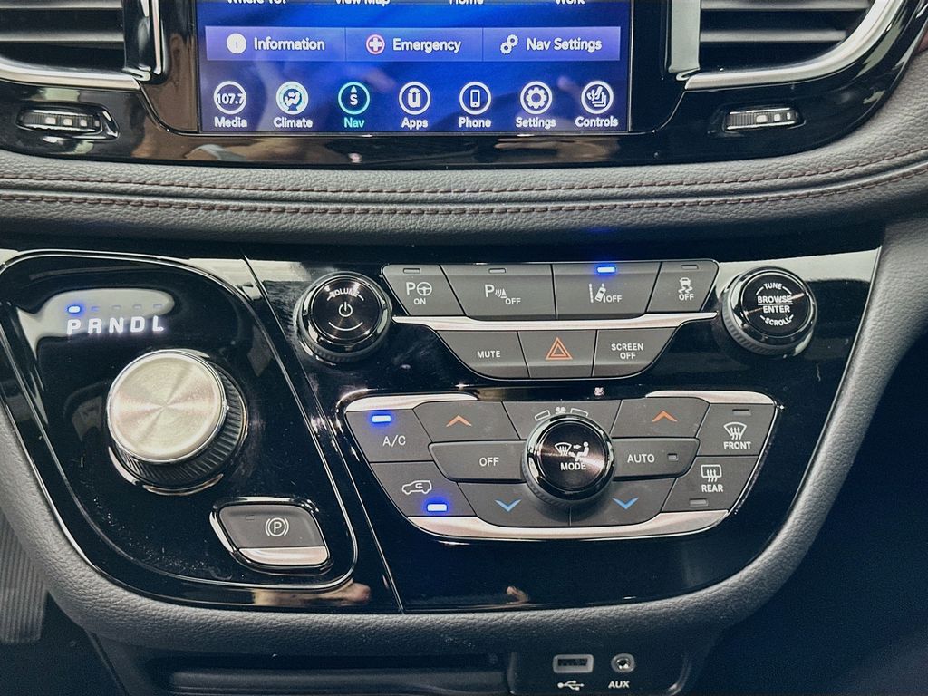 Thumbnail: 2020 Chrysler Pacifica - 16