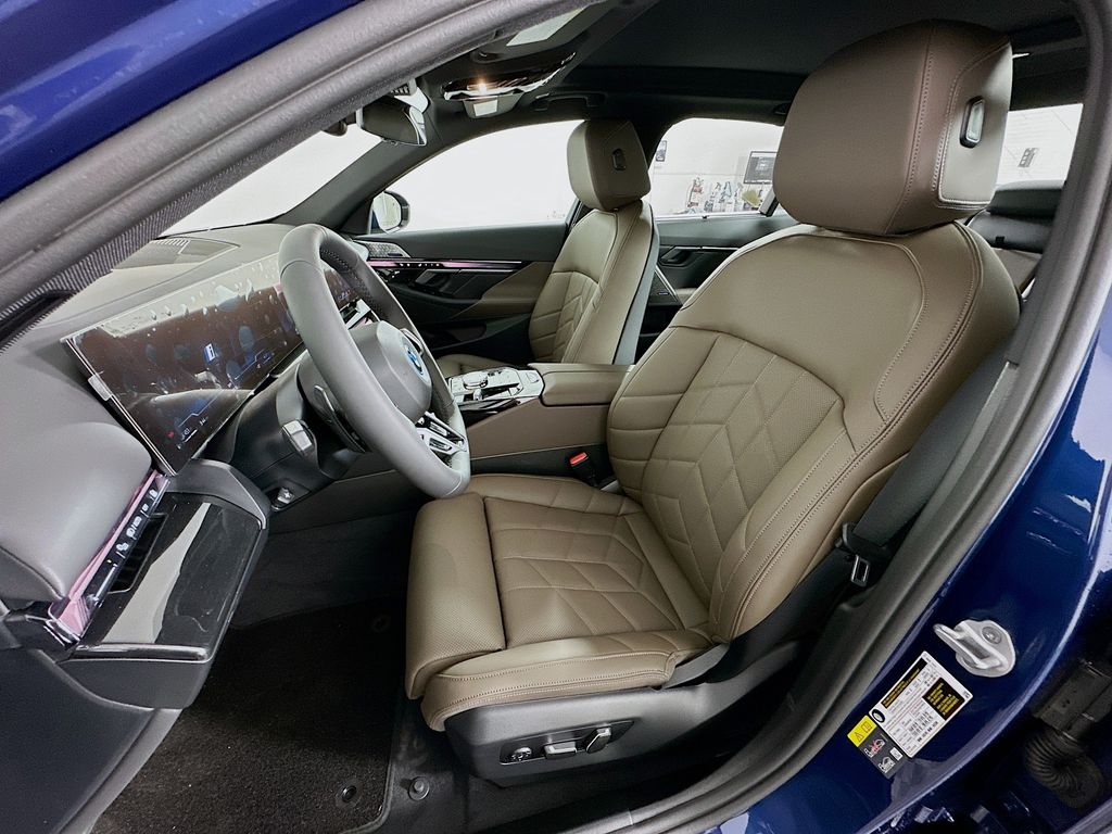 Thumbnail: 2026 BMW 5 Series - 16