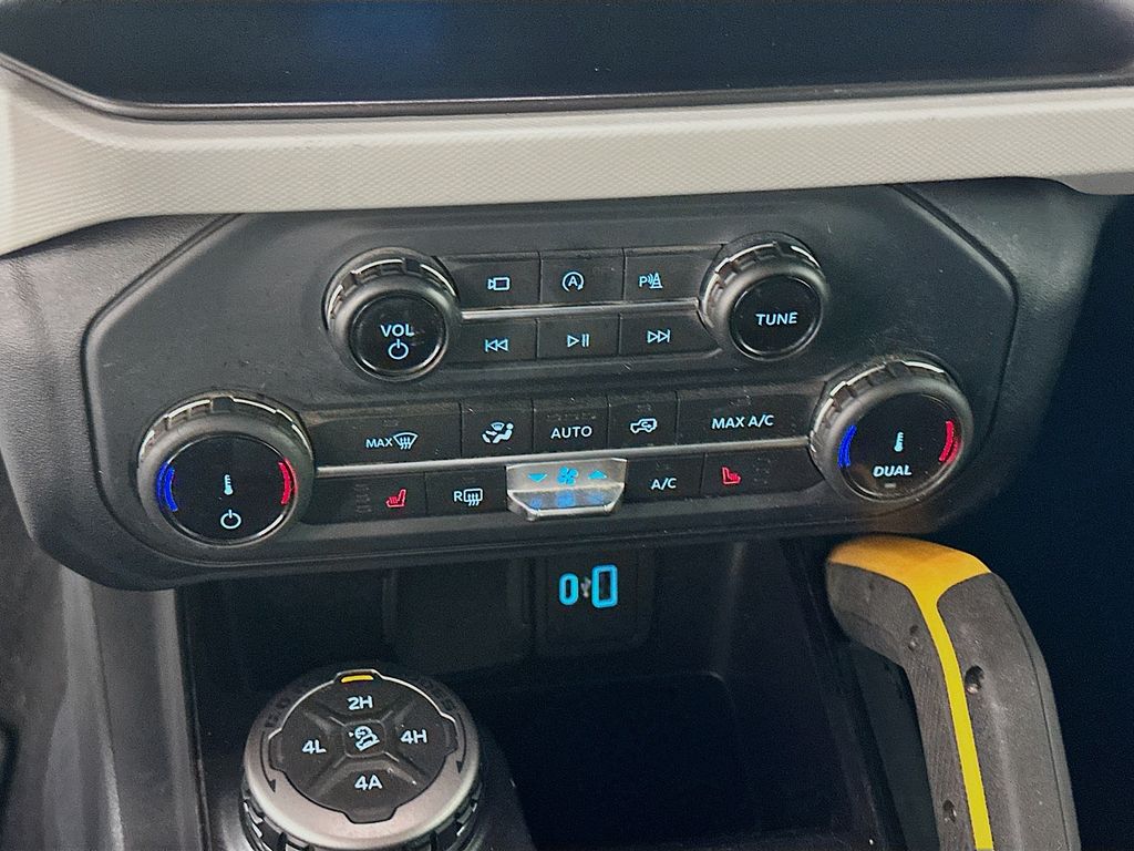 Thumbnail: 2022 Ford Bronco - 16