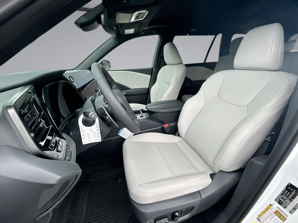 Thumbnail: 2026 Lexus TX - 4