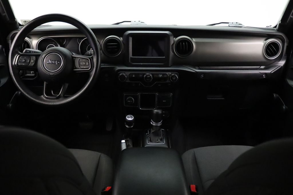 Thumbnail: 2023 Jeep Gladiator - 24