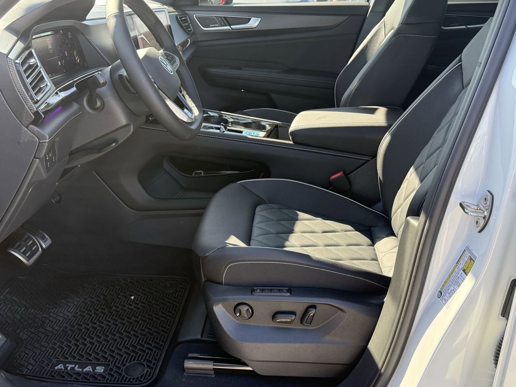 2026 Volkswagen Atlas Cross Sport 2.0T SEL Premium R-Line - 11