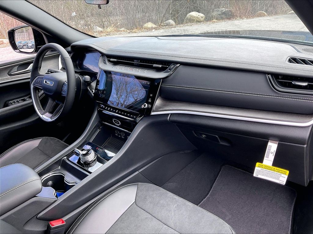 2026 Jeep Grand Cherokee L — photo 9