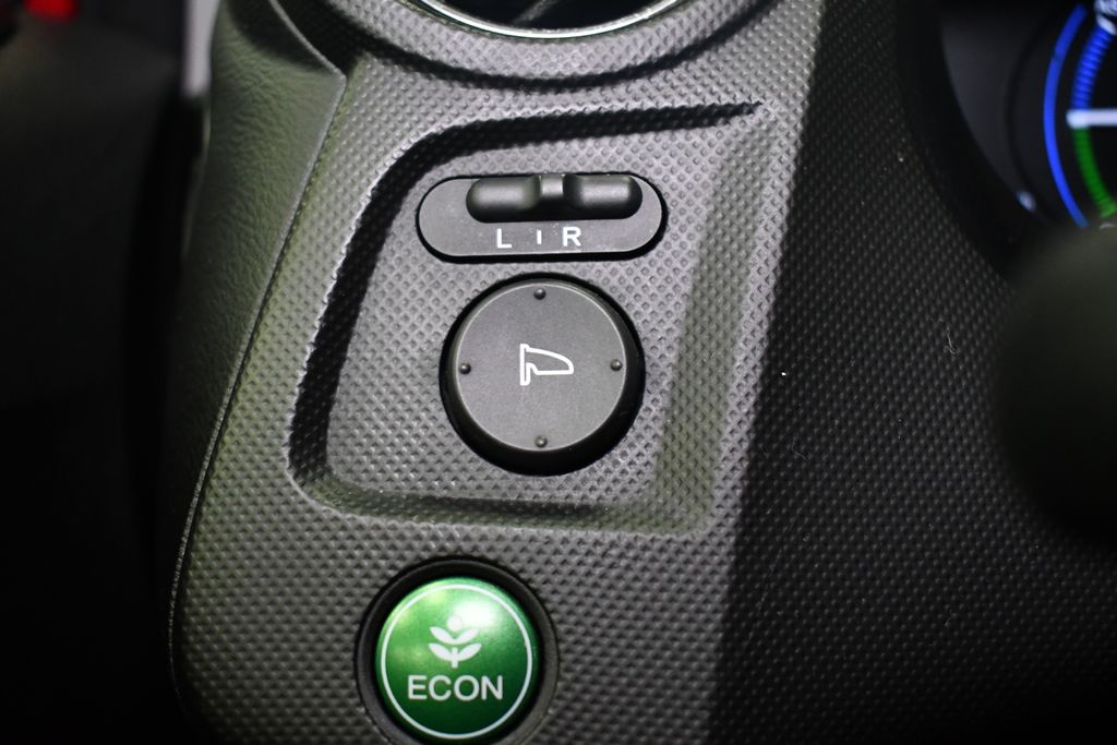 Thumbnail: 2012 Honda Insight - 21