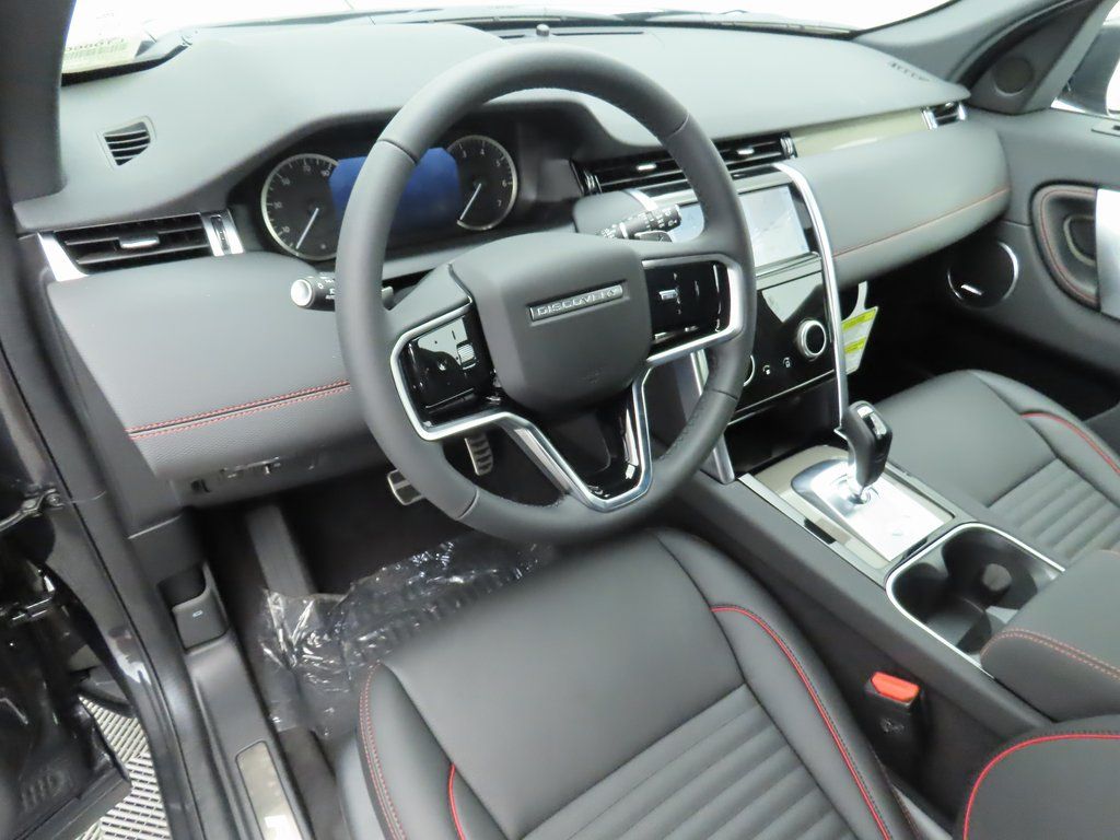 Thumbnail: 2023 Land Rover Discovery Sport - 9