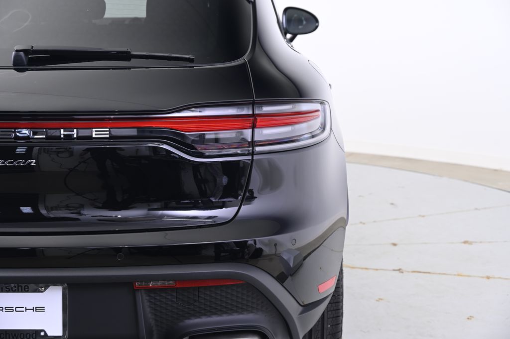 Thumbnail: 2025 Porsche Macan - 14