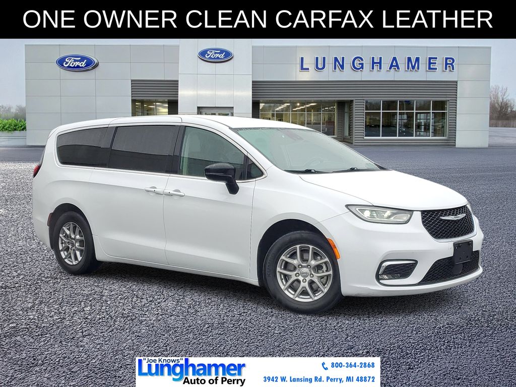 Bright White Clearcoat 2024 Chrysler Pacifica Minivan Front-Wheel Drive 9-Speed Automatic