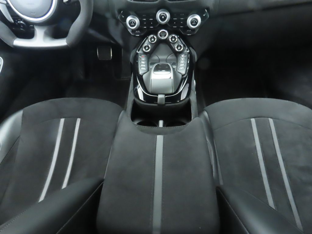 Thumbnail: 2020 Aston Martin Vantage - 17