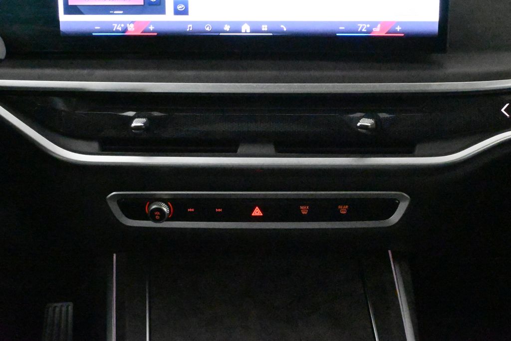 Thumbnail: 2024 BMW X7 - 24