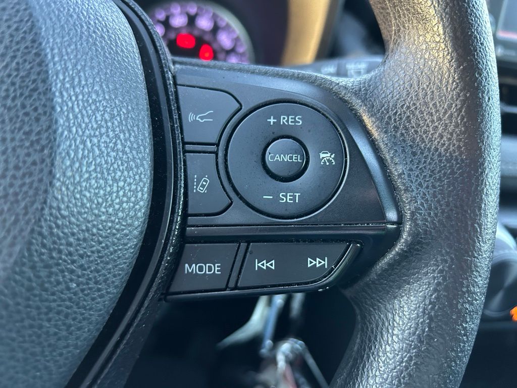 Thumbnail: 2020 Toyota RAV4 - 18