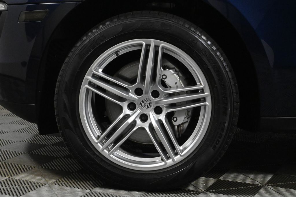 Thumbnail: 2018 Porsche Macan - 12