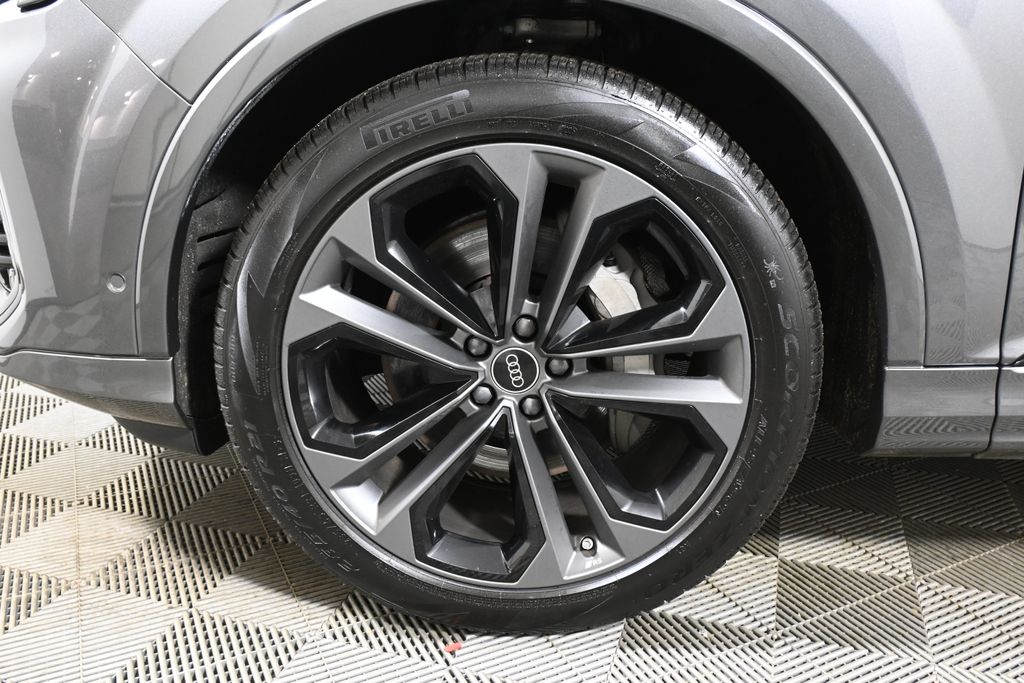 Thumbnail: 2025 Audi Q7 - 12