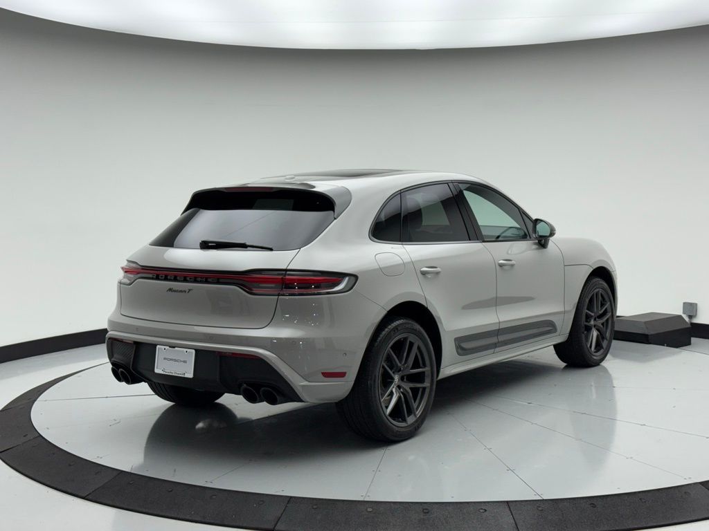 Thumbnail: 2023 Porsche Macan - 9