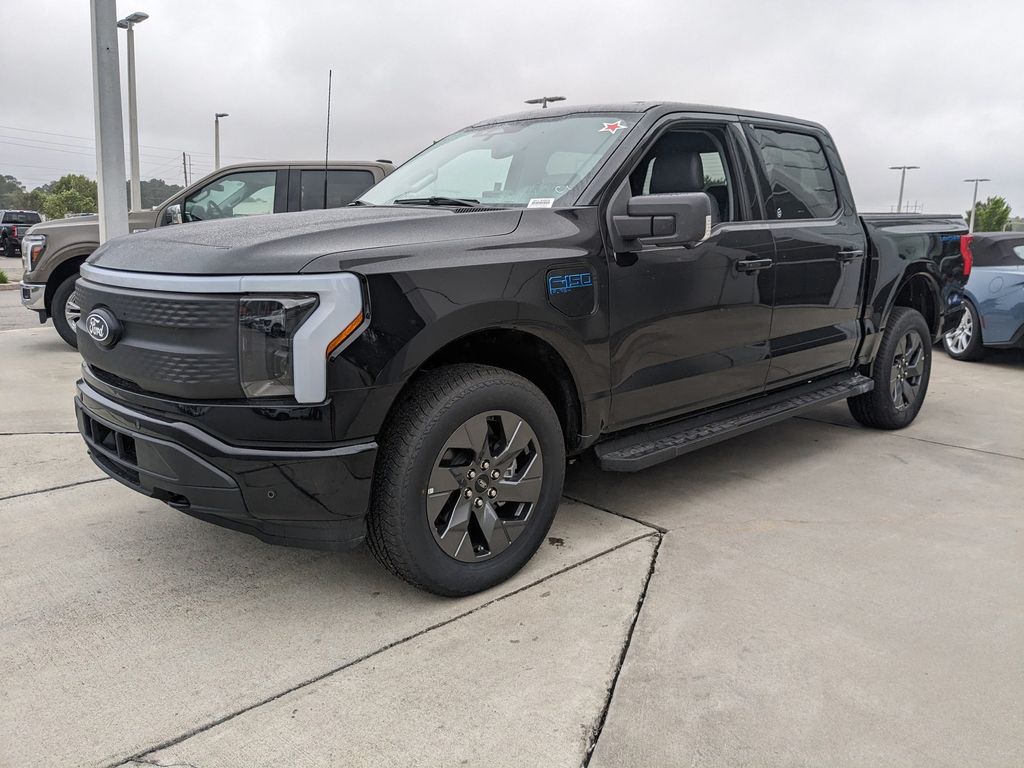 2025 Ford F-150 Lightning Flash