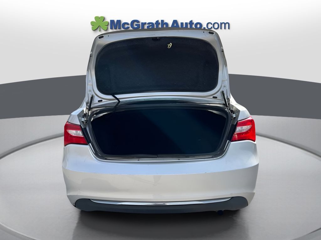 Used 2012 Silver Chrysler Touring image 16