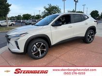 White 2026 Chevrolet Trax SUV / Crossover Front-Wheel Drive 6-Speed Automatic