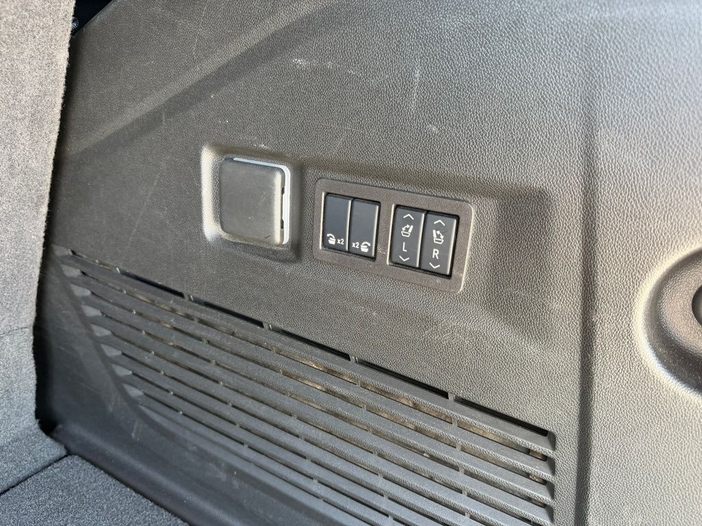 Used 2025 GMC Yukon SUV