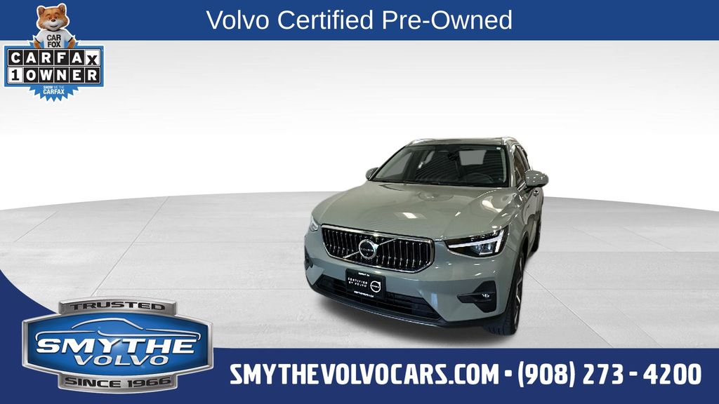 Sage Green Metallic 2023 Volvo XC40 B5 Plus Bright Theme AWD SUV / Crossover All-Wheel Drive Automatic