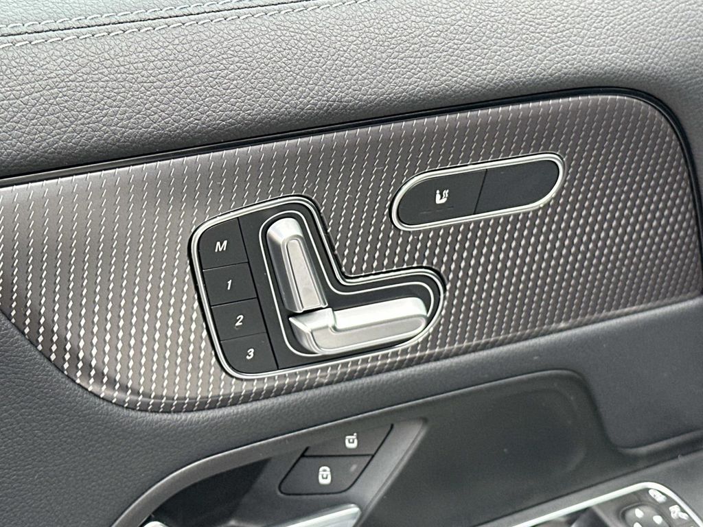 Thumbnail: 2023 Mercedes-Benz GLA - 30