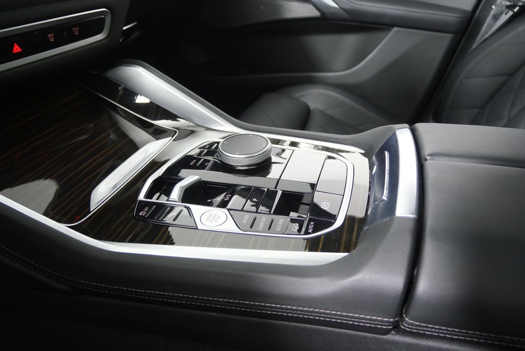 Thumbnail: 2025 BMW X6 - 27