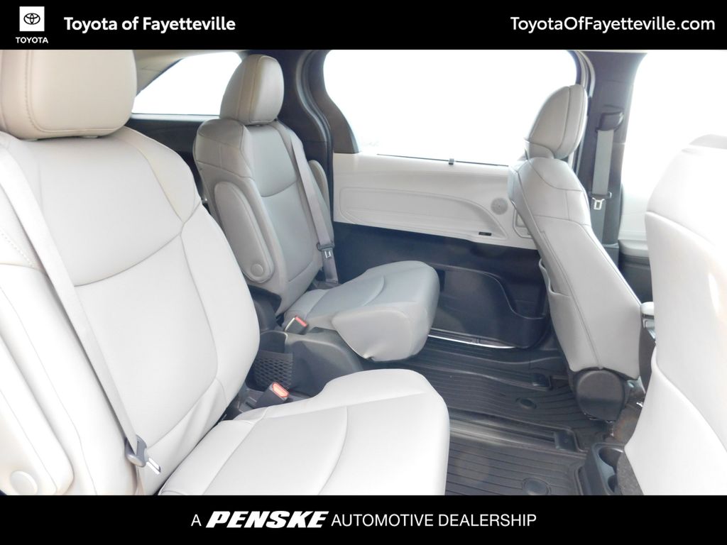 Thumbnail: 2025 Toyota Sienna - 5