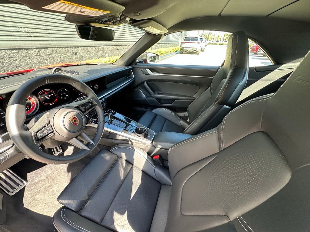 Thumbnail: 2025 Porsche 911 - 4