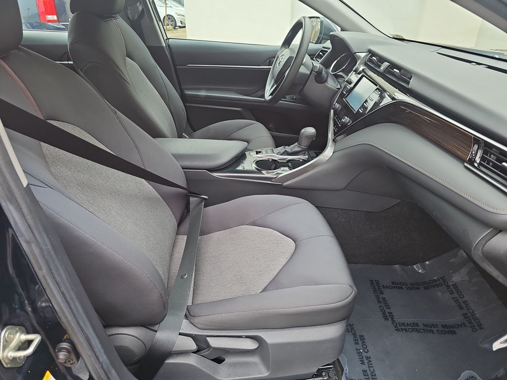 2019 Toyota Camry Hybrid LE