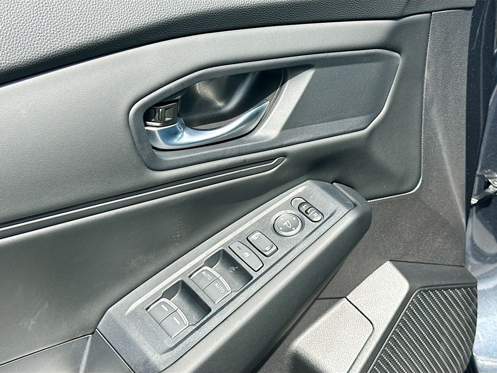 2025 Honda Accord SE 19