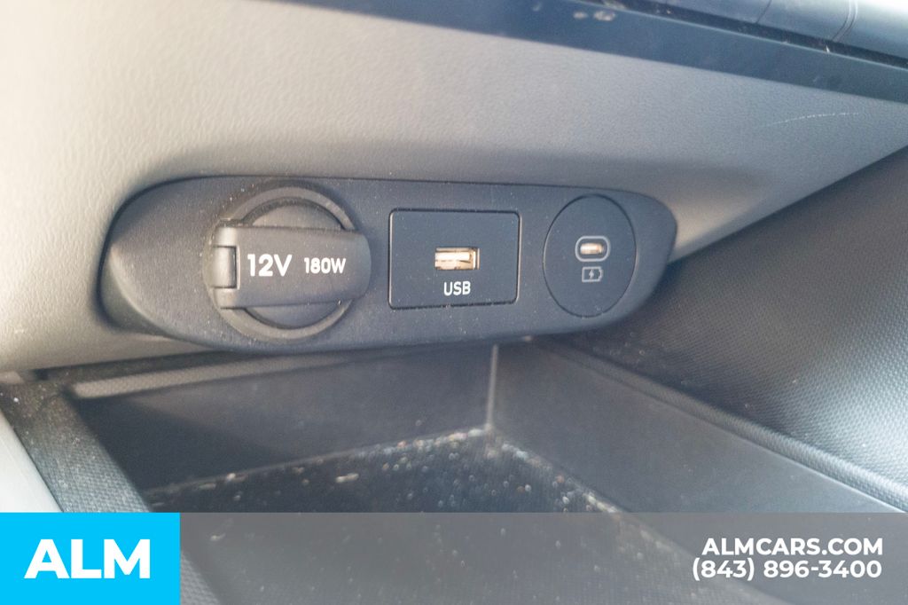 Used 2025 Silver Hyundai SE image 16