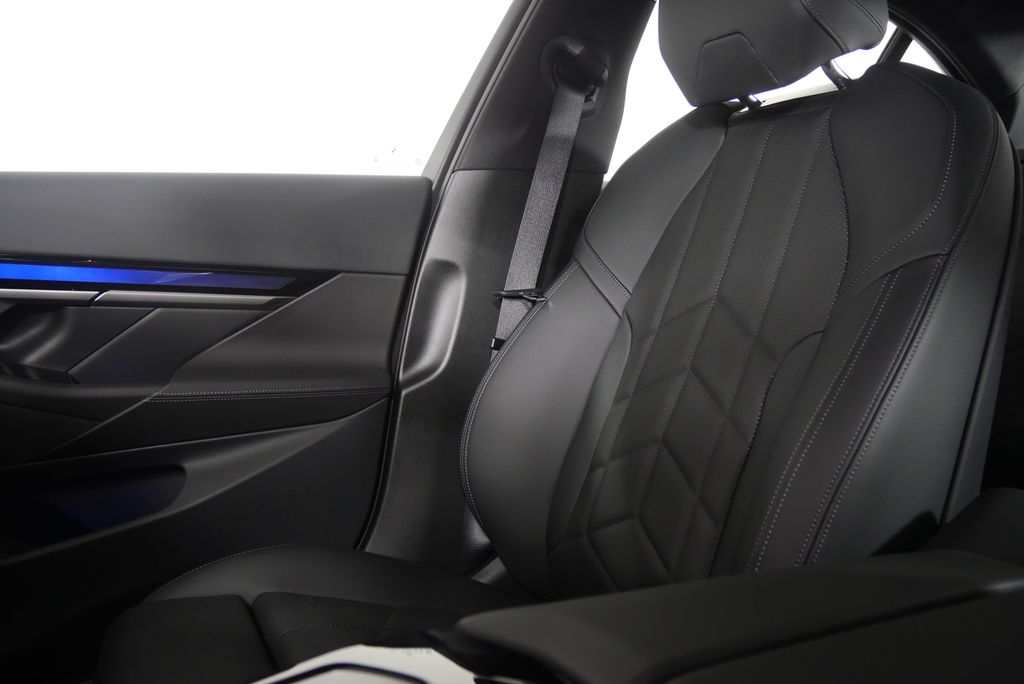 Thumbnail: 2026 BMW 5 Series - 23