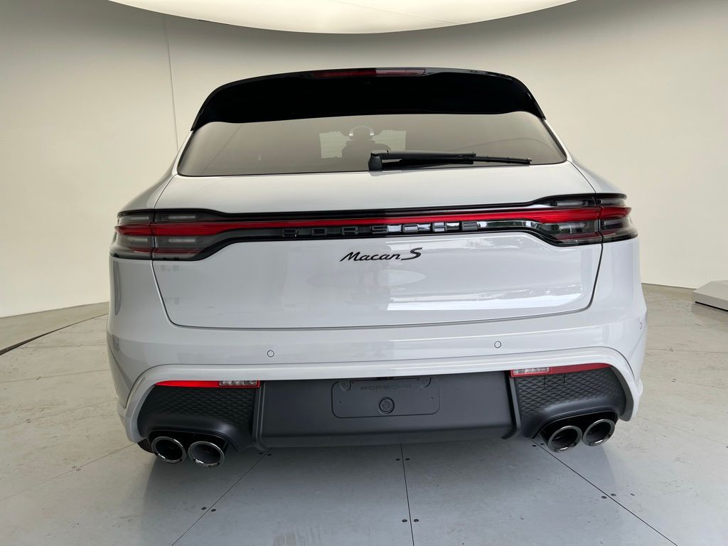 Thumbnail: 2025 Porsche Macan - 21