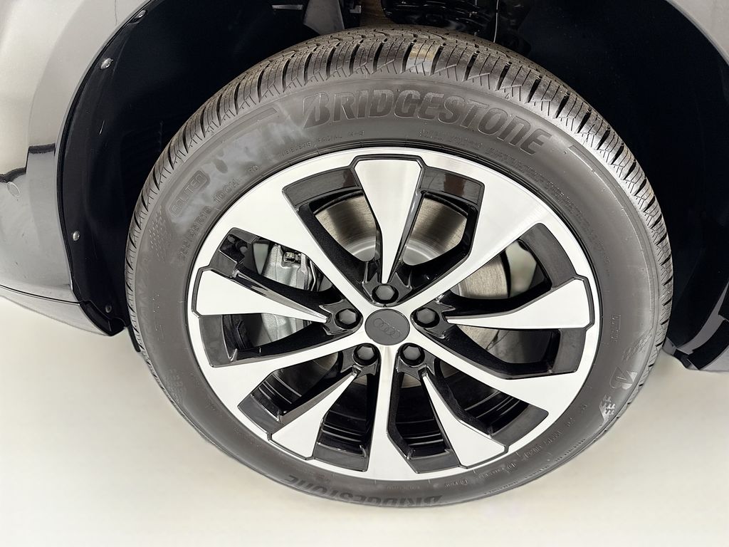 Thumbnail: 2026 Audi Q3 - 31