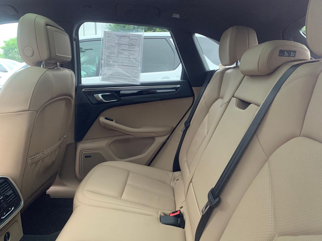 2024 Porsche Macan Base 10