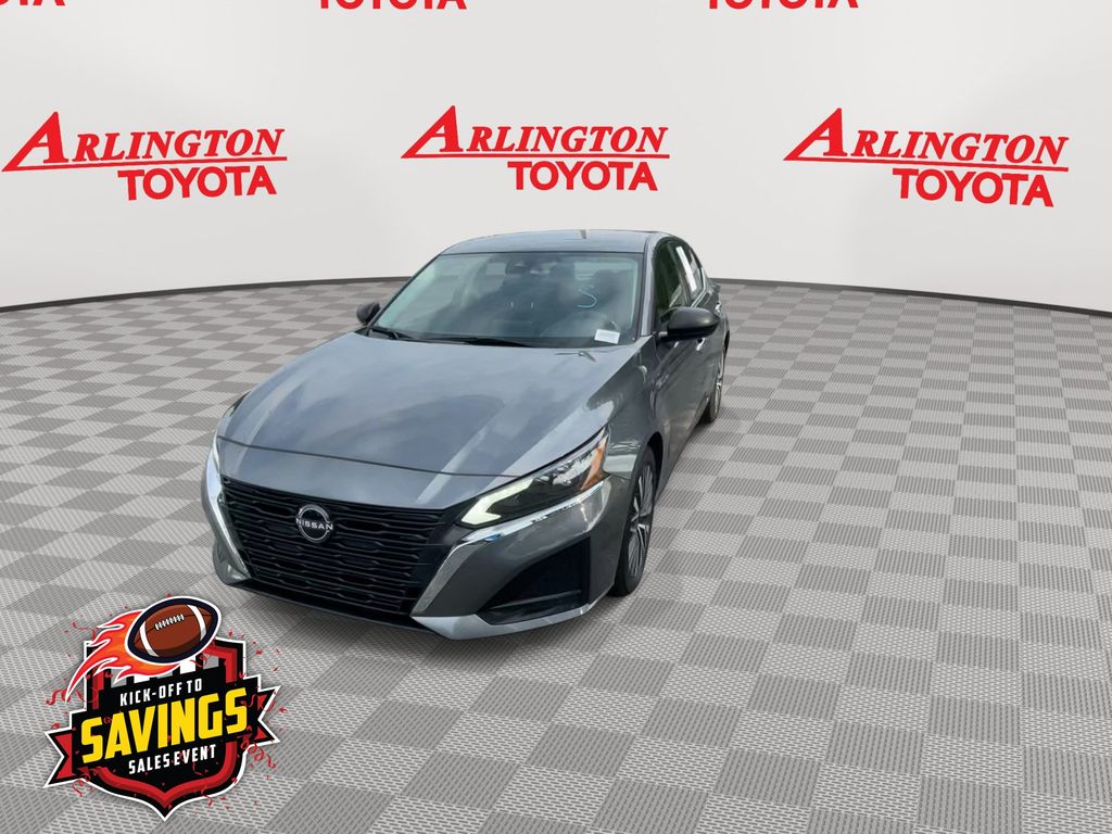 Used 2024 Nissan Altima Sedan