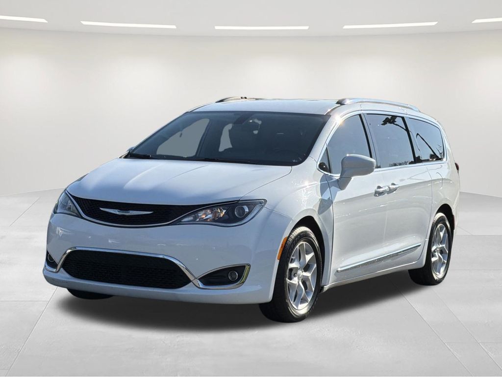 Bright White Clearcoat 2018 Chrysler Pacifica Minivan Front-Wheel Drive 9-Speed Automatic