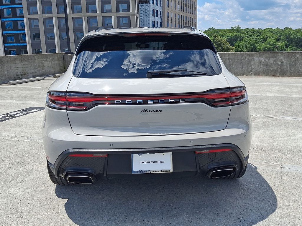 Thumbnail: 2023 Porsche Macan - 9