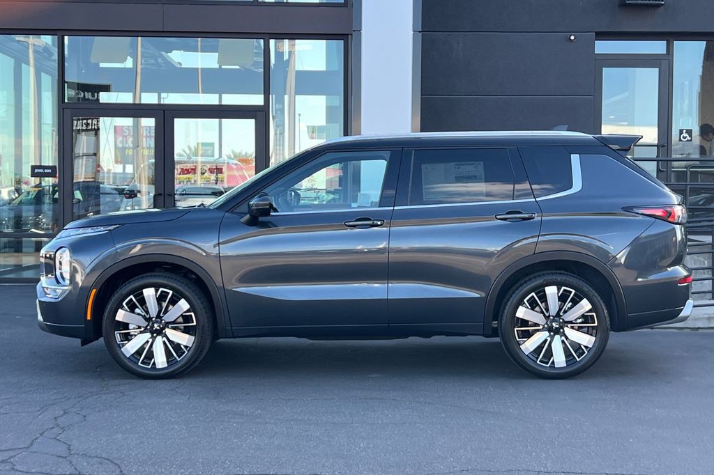 2026 Mitsubishi Outlander SEL - Photo 8
