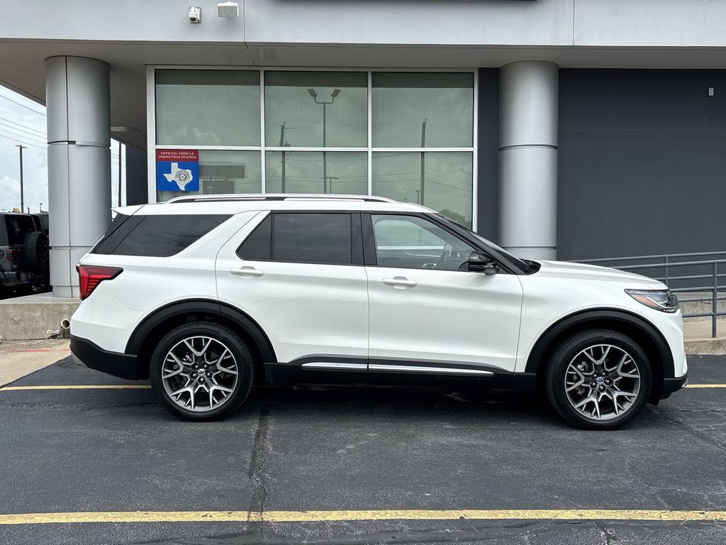 Used 2025 Ford Explorer SUV