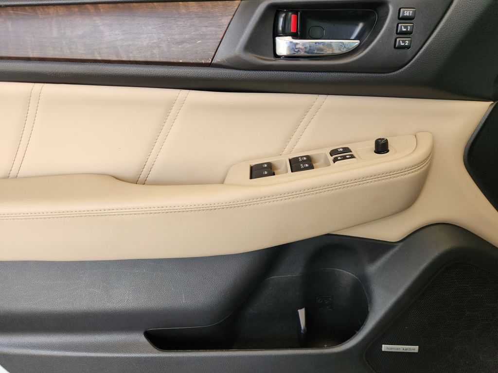 2019 Subaru Outback 2.5i White at Legacy Ford