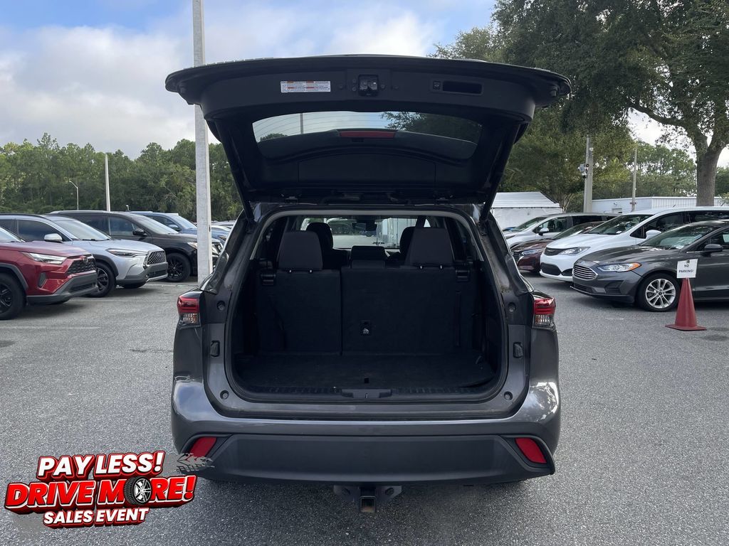 Used 2022 Toyota Highlander Hybrid SUV