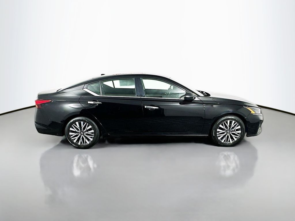 Used 2024 Black Nissan 2.5 SV image 8