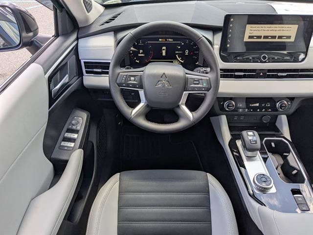 Used 2025 Mitsubishi Outlander SUV
