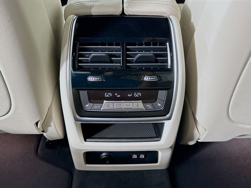Thumbnail: 2026 BMW X5 - 18