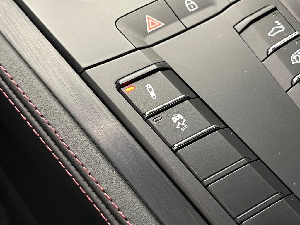 Thumbnail: 2023 Porsche 718 Cayman - 17