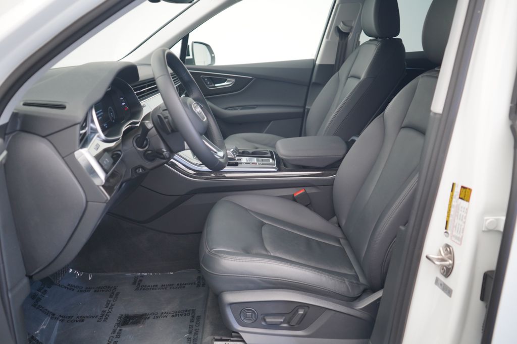 Thumbnail: 2022 Audi Q7 - 6